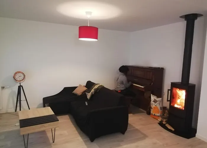 Privee Dans Happy Maison Calme Homestay szállás *